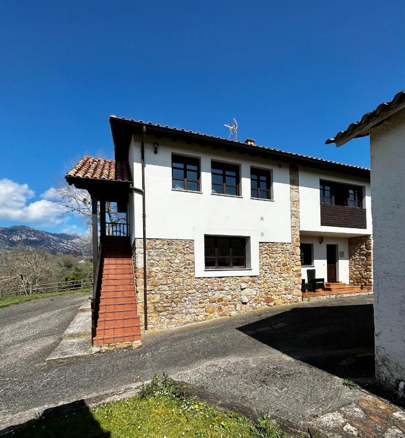 Casa La Maestra Apartment Arriondas Exterior photo