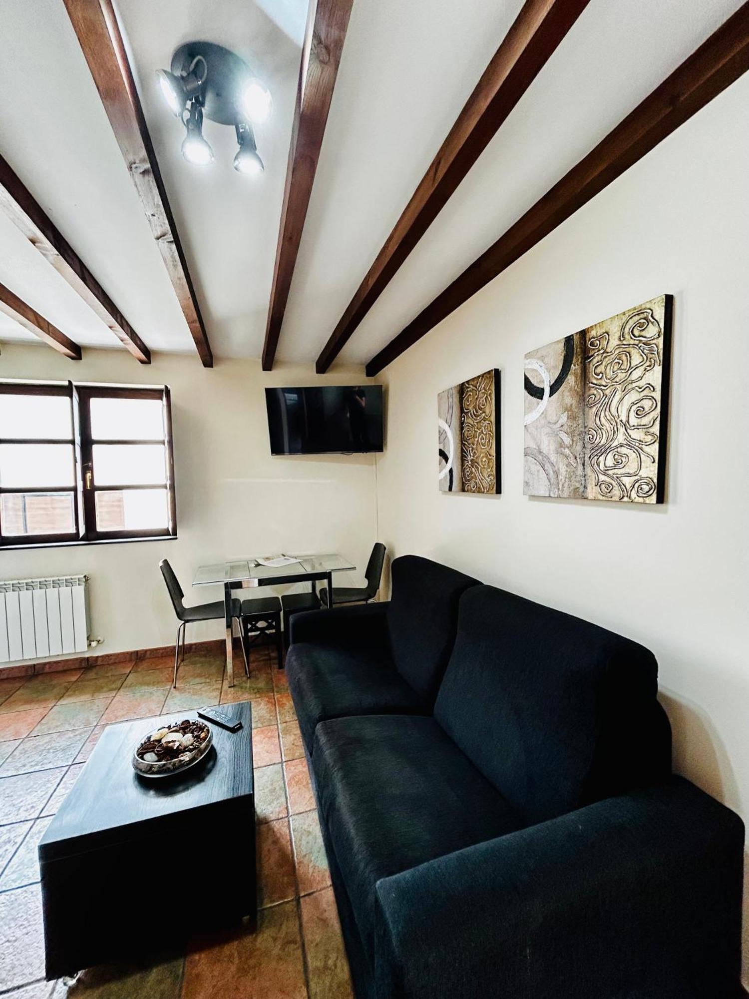 Casa La Maestra Apartment Arriondas Exterior photo